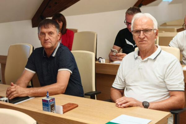 Potpora za 73 programa i projekata: gradonačelnik Kirin uručio ugovore virovitičkim udrugama 7 IMG 20260602 090152