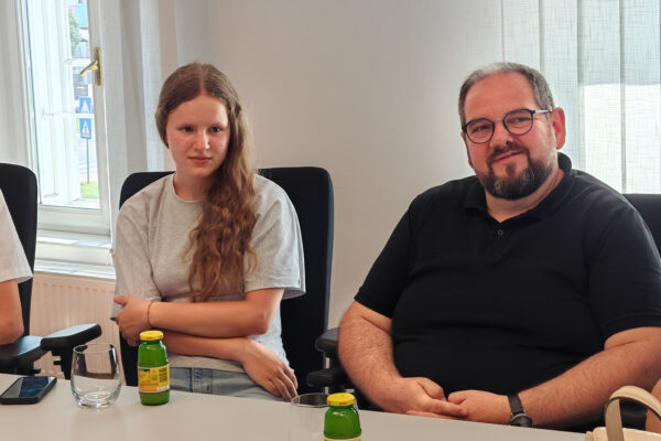 Gradonačelnik Ivica Kirin darivao laptope najboljim učenicima gradskih škola i Katoličke osnovne škole 4 IMG 20260623 090139