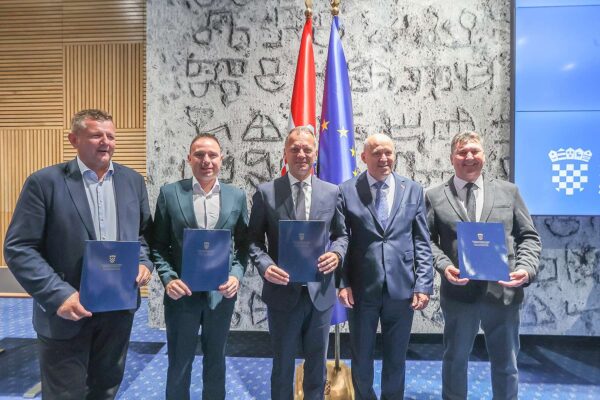Više od 2,6 milijuna eura bespovratnih sredstava za zeleniju Viroviticu: uređuju se središte grada i Vegeška 1 viber slika 2026 06 10 12 46 18 491