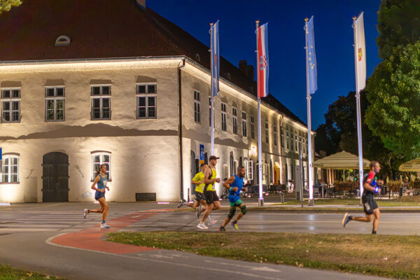Više od 400 trkača ispunilo gradske ulice na četrtom izdanju Mrke trke: Najdužu dionicu najbrže su istrčali domaći atletičari 25 5H7A0230