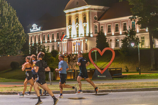 Više od 400 trkača ispunilo gradske ulice na četrtom izdanju Mrke trke: Najdužu dionicu najbrže su istrčali domaći atletičari 30 5H7A0302