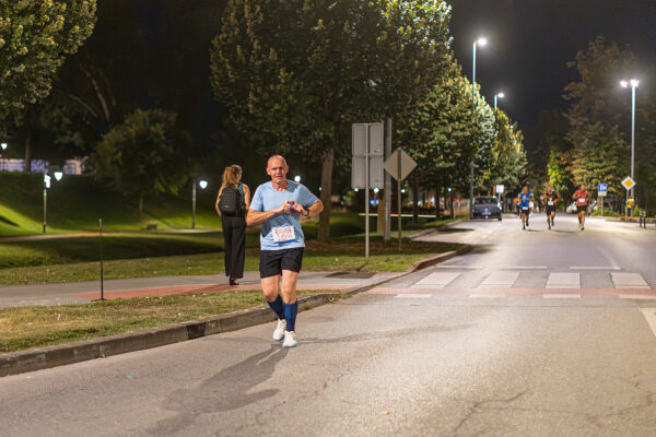 Više od 400 trkača ispunilo gradske ulice na četrtom izdanju Mrke trke: Najdužu dionicu najbrže su istrčali domaći atletičari 32 5H7A0359