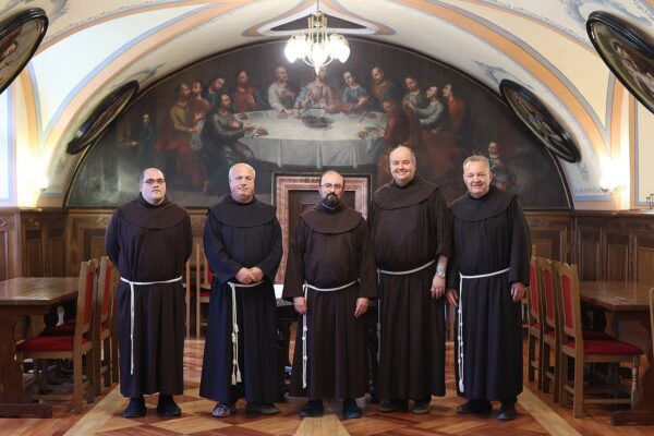 Fra Mario Zubak novi je gvardijan Franjevačkog samostana i župnik Župe sv. Roka u Virovitici 3 766072355 1725155928438133 1511189350055327482 n
