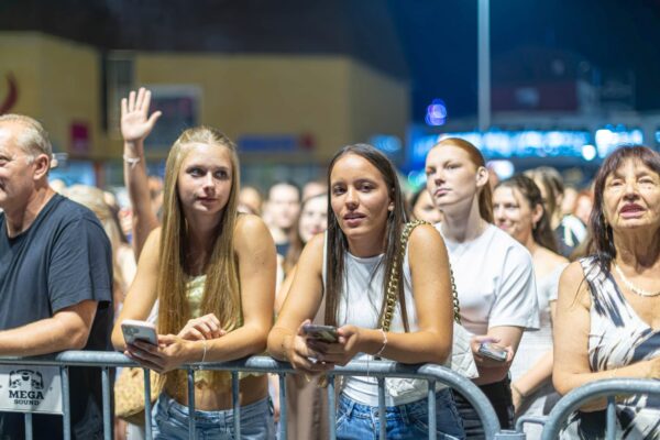 ROKOVO 2026. „Terca na tišinu“ nikad glasnija: Hitovi grupe Silente rasplesali Virovitičane i njihove goste 11 773975581 879466011684847 6427027174461098832 n