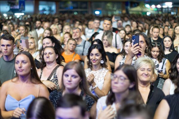 Glazbena diva Doris Dragović oduševila brojnu publiku na ovogodišnjem Rokovu 2026. 11 774582008 1079133395058034 6542065338841077913 n