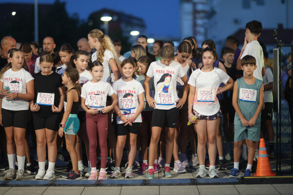 Više od 400 trkača ispunilo gradske ulice na četrtom izdanju Mrke trke: Najdužu dionicu najbrže su istrčali domaći atletičari 79 CB2A8840