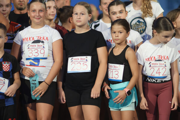 Više od 400 trkača ispunilo gradske ulice na četrtom izdanju Mrke trke: Najdužu dionicu najbrže su istrčali domaći atletičari 81 CB2A8851