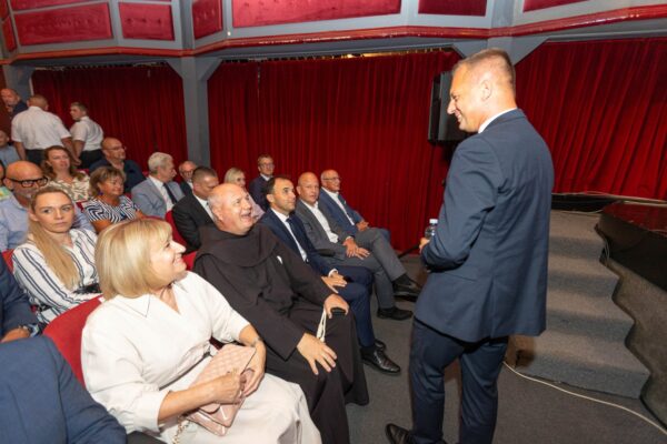 Svečanom sjednicom obilježen Dan grada, Kirin: “Nalazimo se u najvećem investicijskom ciklusu u povijesti Virovitice“ 18 IMGL0584
