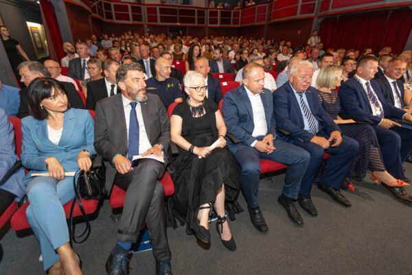 Svečanom sjednicom obilježen Dan grada, Kirin: “Nalazimo se u najvećem investicijskom ciklusu u povijesti Virovitice“ 22 IMGL0619