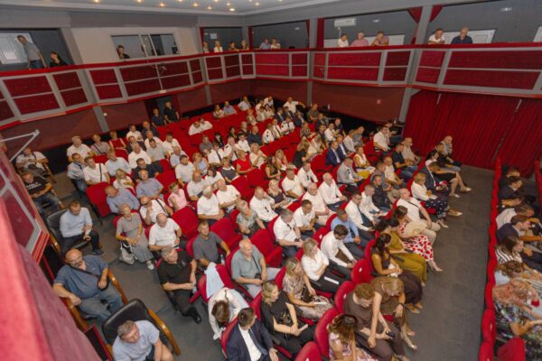 Svečanom sjednicom obilježen Dan grada, Kirin: “Nalazimo se u najvećem investicijskom ciklusu u povijesti Virovitice“ 30 IMGL0655