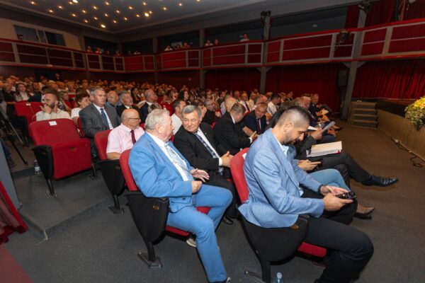 Svečanom sjednicom obilježen Dan grada, Kirin: “Nalazimo se u najvećem investicijskom ciklusu u povijesti Virovitice“ 32 IMGL0662
