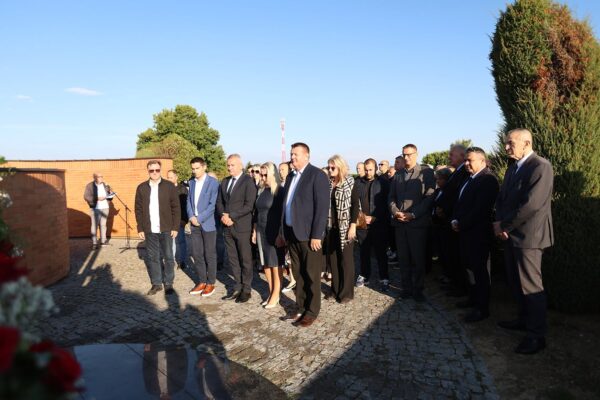 Dan kada je Virovitica postala slobodna: Prije 35 godina oslobođena je vojarna, a zaplijenjeno naoružanje pomoglo je u opremanju hrvatskih postrojbi 8 813606298 1446927140623790 5233924260999618345 n