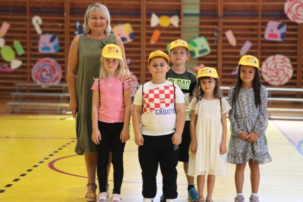 Počela je nova školska godina - školarci, sretno! Virovitičke škole ponovno ispunili dječji osmjesi 5 ICV 4