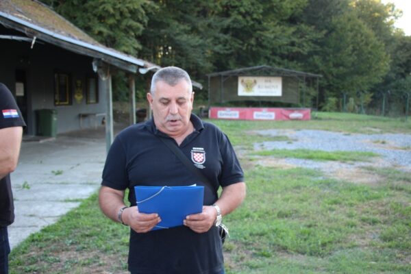 Polaganjem vijenca, paljenjem lampiona te evociranjem uspomena obilježena obljetnica oslobođenja vojnog objekta Šištat 5 IMG 20260916 WA0026