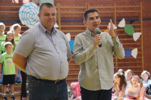 Počela je nova školska godina - školarci, sretno! Virovitičke škole ponovno ispunili dječji osmjesi 16 IMG 4764 Custom