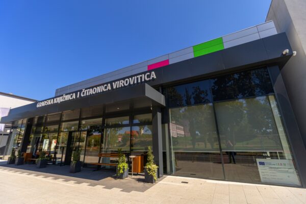 Nova era Gradske knjižnice i čitaonice Virovitica: Otvoreno novih 200 kvadrata, a knjigomat radi 24 sata dnevno 9 Knjiznica VTC foto kristijan toplak 2