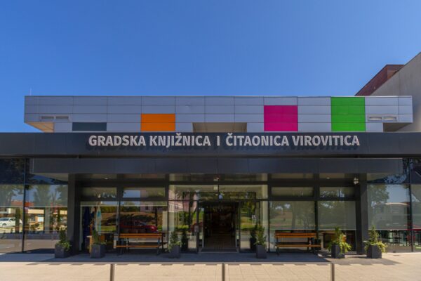 Nova era Gradske knjižnice i čitaonice Virovitica: Otvoreno novih 200 kvadrata, a knjigomat radi 24 sata dnevno 19 Knjiznica VTC foto kristijan toplak 24