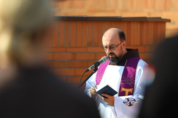 Povodom Dana Virovitičko-podravske županije odana počast poginulim hrvatskim braniteljima na Gradskom groblju Virovitici 10 Vijenci VPZ 75