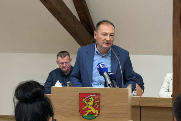 Aktualni sat Gradskog vijeća Virovitice: pitanja o javnom prijevozu, cijeni vode, vrtiću i otpadu 9 image00014
