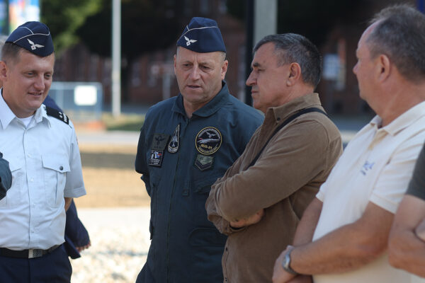 U Virovitici otvoren postav MiG-a 21: Pilot Danijel Borović otkrio kako su on, Ivica Ivandić i Ivan Selak svojim preletom u Hrvatsku promijenili tijek rata 21 mig 21 vtc 134