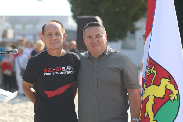 U Virovitici otvoren postav MiG-a 21: Pilot Danijel Borović otkrio kako su on, Ivica Ivandić i Ivan Selak svojim preletom u Hrvatsku promijenili tijek rata 24 mig 21 vtc 144
