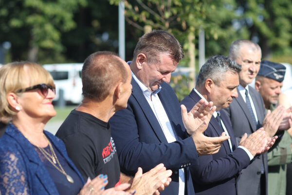 U Virovitici otvoren postav MiG-a 21: Pilot Danijel Borović otkrio kako su on, Ivica Ivandić i Ivan Selak svojim preletom u Hrvatsku promijenili tijek rata 42 mig 21 vtc 201