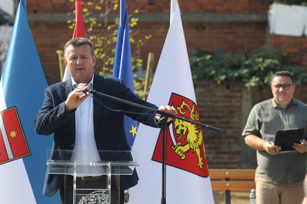 U Virovitici otvoren postav MiG-a 21: Pilot Danijel Borović otkrio kako su on, Ivica Ivandić i Ivan Selak svojim preletom u Hrvatsku promijenili tijek rata 25 mig 21 vtc 229