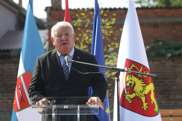 U Virovitici otvoren postav MiG-a 21: Pilot Danijel Borović otkrio kako su on, Ivica Ivandić i Ivan Selak svojim preletom u Hrvatsku promijenili tijek rata 47 mig 21 vtc 282
