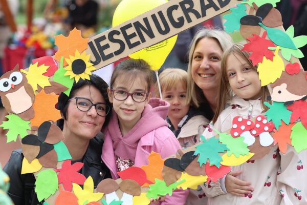 Od domaćih proizvoda do rekordne dizanice: Pogledajte atmosferu s ovogodišnje Jeseni u gradu 5 840052577 1490040483177824 4191404675318845265 n