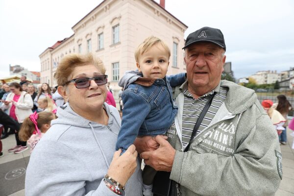 Od domaćih proizvoda do rekordne dizanice: Pogledajte atmosferu s ovogodišnje Jeseni u gradu 7 840562117 1746670209744472 308238084032428438 n