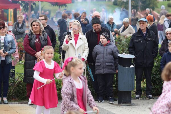 Od domaćih proizvoda do rekordne dizanice: Pogledajte atmosferu s ovogodišnje Jeseni u gradu 10 840952632 1630713295328513 3923342005572509447 n