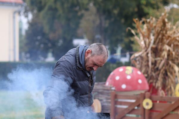 Od domaćih proizvoda do rekordne dizanice: Pogledajte atmosferu s ovogodišnje Jeseni u gradu 20 841664519 1637107118121859 4325076005071734085 n