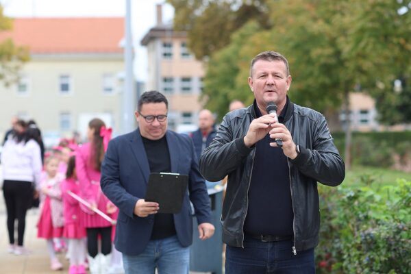 Od domaćih proizvoda do rekordne dizanice: Pogledajte atmosferu s ovogodišnje Jeseni u gradu 36 842935072 1708830436877785 4510423659198015256 n