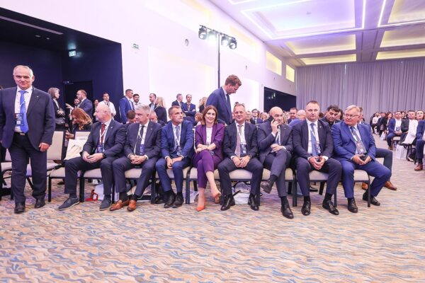 Šibenik u znaku EU fondova: Premijer Andrej Plenković otvorio 10. Dane regionalnoga razvoja i EU fondova, sudjeluje i gradonačelnik Virovitice Ivica Kirin sa suradnicima 1 854880350 1309197561261251 7485408928449999631 n