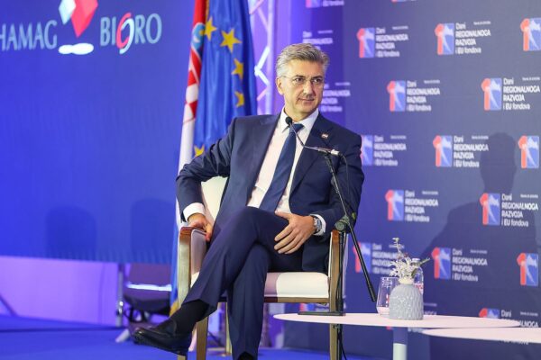 Šibenik u znaku EU fondova: Premijer Andrej Plenković otvorio 10. Dane regionalnoga razvoja i EU fondova, sudjeluje i gradonačelnik Virovitice Ivica Kirin sa suradnicima 2 855217556 1421721606203801 5255112289973610704 n