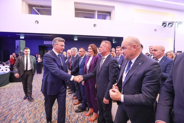 Šibenik u znaku EU fondova: Premijer Andrej Plenković otvorio 10. Dane regionalnoga razvoja i EU fondova, sudjeluje i gradonačelnik Virovitice Ivica Kirin sa suradnicima 12 856880050 1638224277795498 5912264420068730901 n