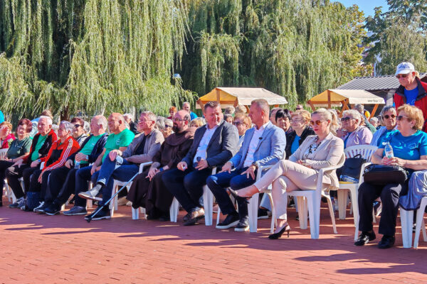 Veselo i raspjevano u Virovitici: Umirovljenici s područja VPŽ već tradicionalno obilježili Međunarodni dan starijih osoba 3 IMG 20261001 100950