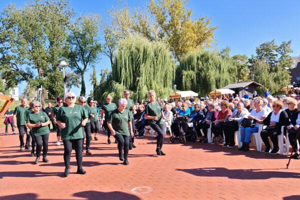 Veselo i raspjevano u Virovitici: Umirovljenici s područja VPŽ već tradicionalno obilježili Međunarodni dan starijih osoba 37 IMG 20261001 103447