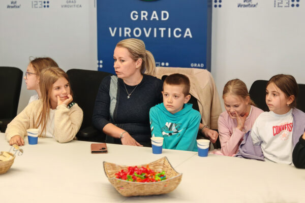 Započelo obilježavanje Dječjeg tjedna: Najmlađi Virovitičani posjetili Gradsku upravu 14 IMG 20261007 120835