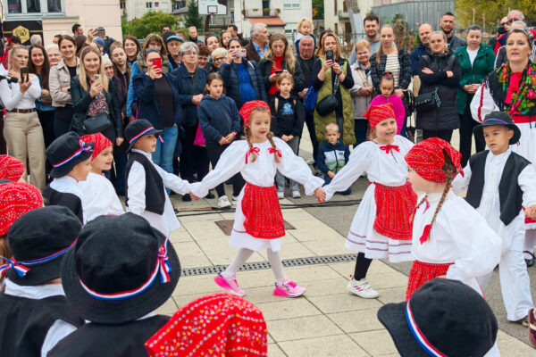 Od domaćih proizvoda do rekordne dizanice: Pogledajte atmosferu s ovogodišnje Jeseni u gradu 127 IMG 20261010 100438