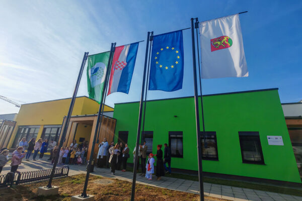 Dječji vrtić Cvrčak Virovitica obnovio dijamantni status Eko vrtića: Podignuta Eko zastava i obilježeni Dani kruha 30 IMG 20261020 092203