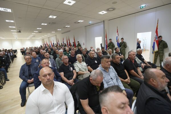 Prije 35 godina ustrojena 127. brigada HV-a: U Virovitici se prisjetili ratnog puta, zajedništva i cijene slobode 14 MG 1