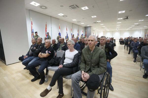 Prije 35 godina ustrojena 127. brigada HV-a: U Virovitici se prisjetili ratnog puta, zajedništva i cijene slobode 23 MG 10