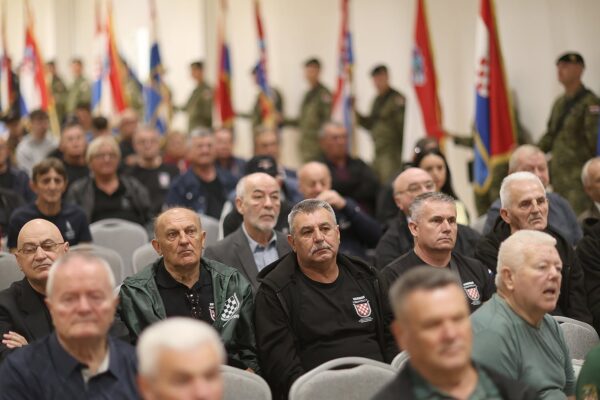 Prije 35 godina ustrojena 127. brigada HV-a: U Virovitici se prisjetili ratnog puta, zajedništva i cijene slobode 25 MG 12