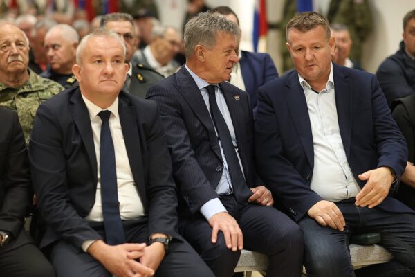 Prije 35 godina ustrojena 127. brigada HV-a: U Virovitici se prisjetili ratnog puta, zajedništva i cijene slobode 32 MG 19