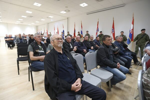 Prije 35 godina ustrojena 127. brigada HV-a: U Virovitici se prisjetili ratnog puta, zajedništva i cijene slobode 15 MG 2