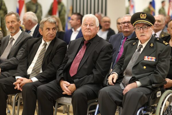Prije 35 godina ustrojena 127. brigada HV-a: U Virovitici se prisjetili ratnog puta, zajedništva i cijene slobode 43 MG 30