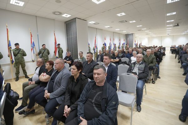 Prije 35 godina ustrojena 127. brigada HV-a: U Virovitici se prisjetili ratnog puta, zajedništva i cijene slobode 45 MG 32