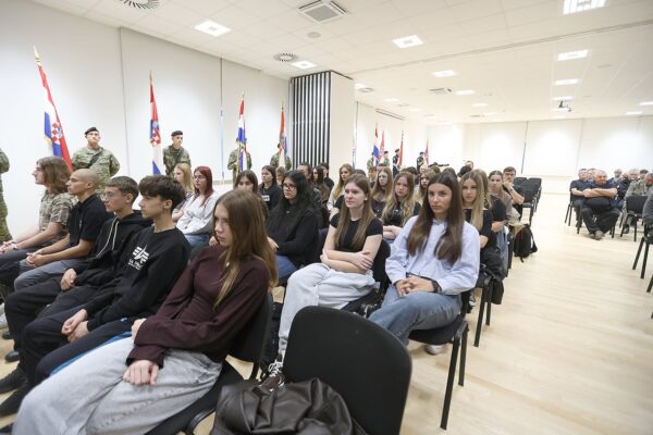 Prije 35 godina ustrojena 127. brigada HV-a: U Virovitici se prisjetili ratnog puta, zajedništva i cijene slobode 17 MG 4