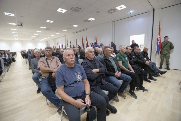 Prije 35 godina ustrojena 127. brigada HV-a: U Virovitici se prisjetili ratnog puta, zajedništva i cijene slobode 22 MG 9